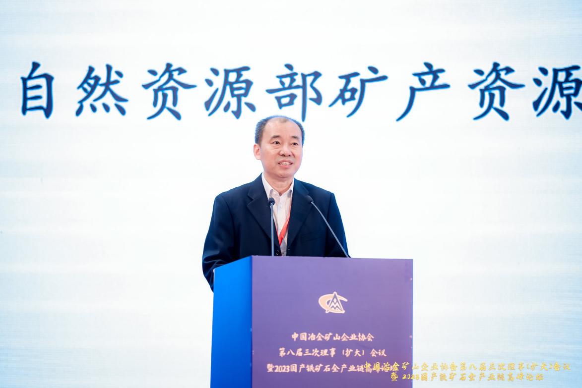 说明: 尹仲年
